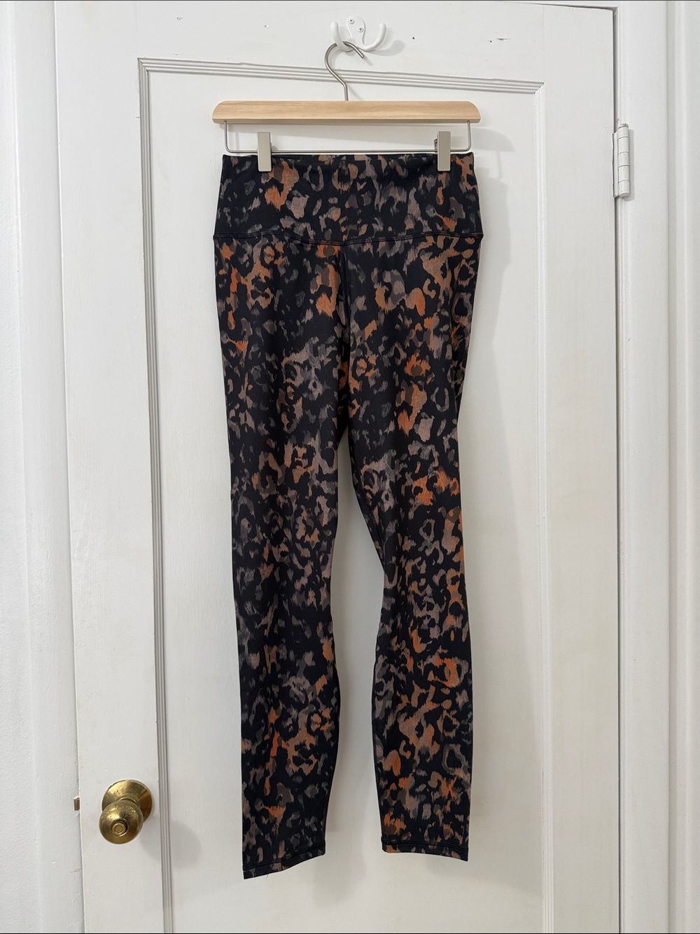 Power Hold Leopard Print High-Waist Leggings - Black & Brown